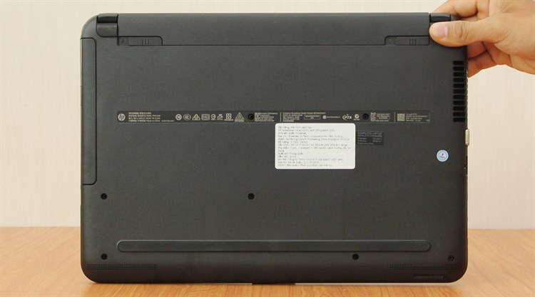 Laptop HP 14 ac180TU i5 6200U/4GB/500GB/Win10 Màu Bạc