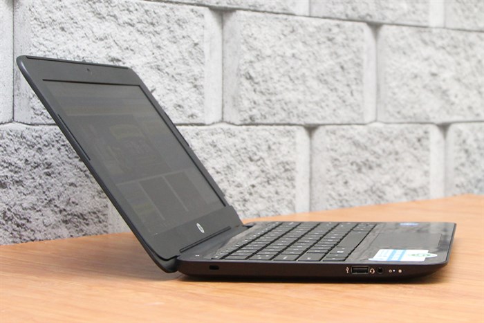 Laptop HP Pavilion 11 S001TU N3050/2GB/500GB/Win10 Màu Đen