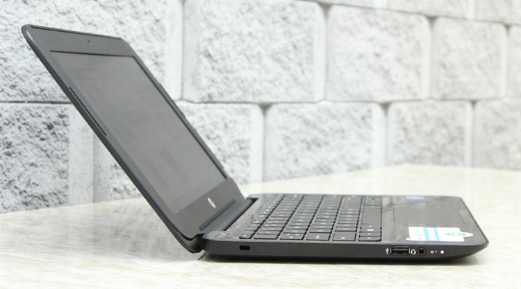 Laptop HP Pavilion 11 S001TU N3050/2GB/500GB/Win10 Màu Đen