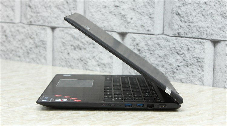 Laptop Lenovo Yoga 500 i5 6200U/4GB/500GB/Win10 Màu Đen