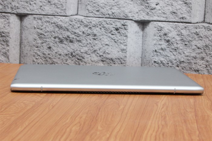 Laptop HP Envy 13 d049TU i5 6200U/4GB/256GB/Win10