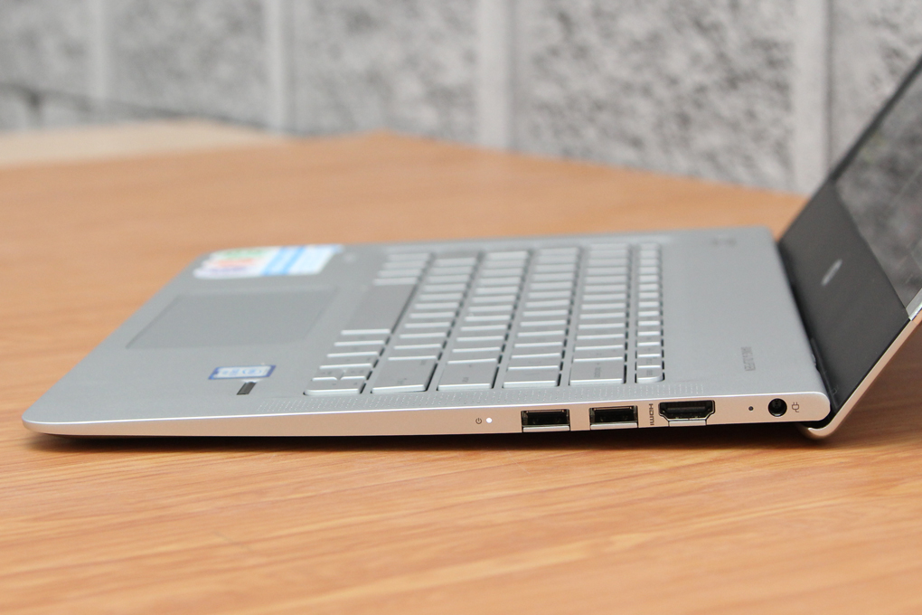 Laptop HP Envy 13 d049TU i5 6200U/4GB/256GB/Win10 Màu Bạc