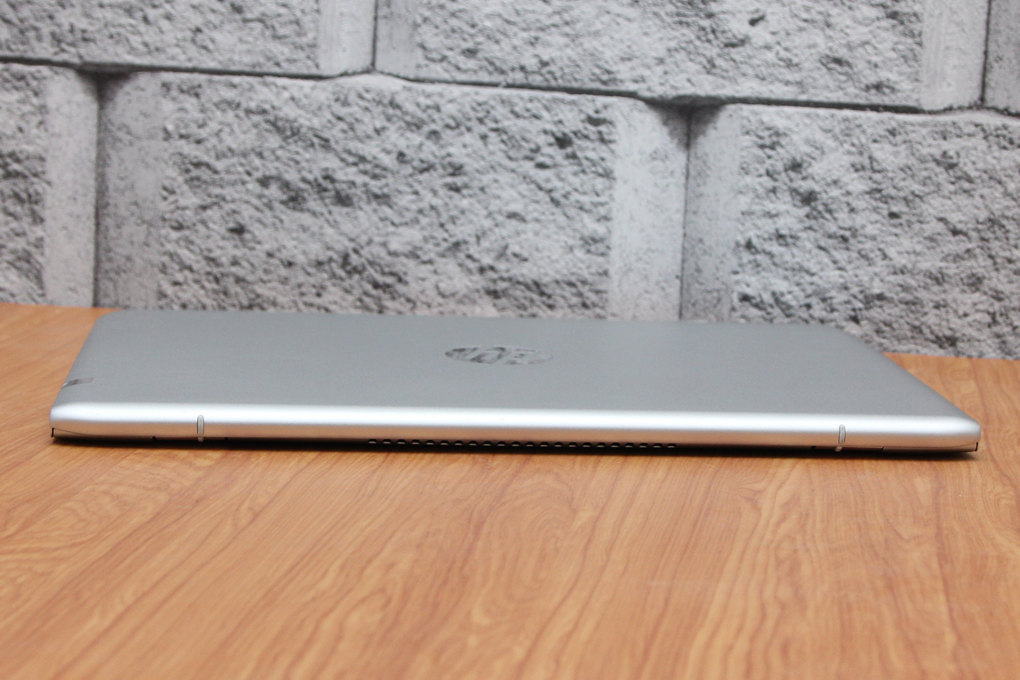 Laptop HP Envy 13 d049TU i5 6200U/4GB/256GB/Win10 Màu Bạc