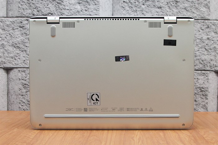 Laptop HP Envy 13 d049TU i5 6200U/4GB/256GB/Win10