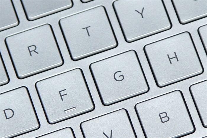 Laptop HP Envy 13 d049TU i5 6200U/4GB/256GB/Win10