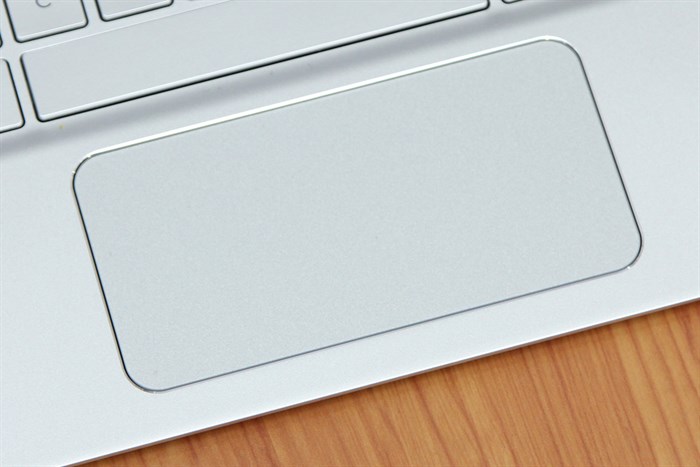 Laptop HP Envy 13 d049TU i5 6200U/4GB/256GB/Win10