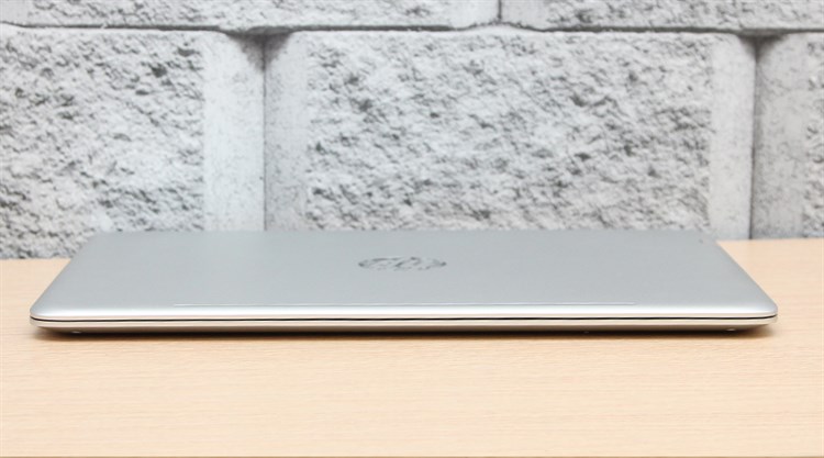 Laptop HP Envy 13 d049TU i5 6200U/4GB/256GB/Win10