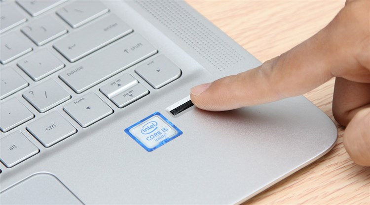 Laptop HP Envy 13 d049TU i5 6200U/4GB/256GB/Win10