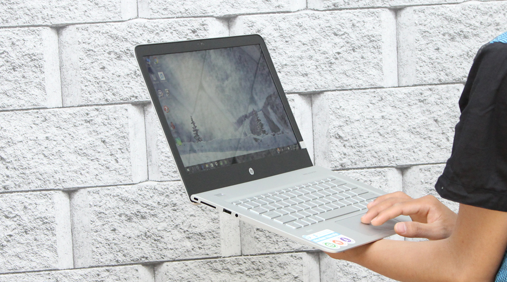 Laptop HP Envy 13 d049TU i5 6200U/4GB/256GB/Win10 Màu Bạc