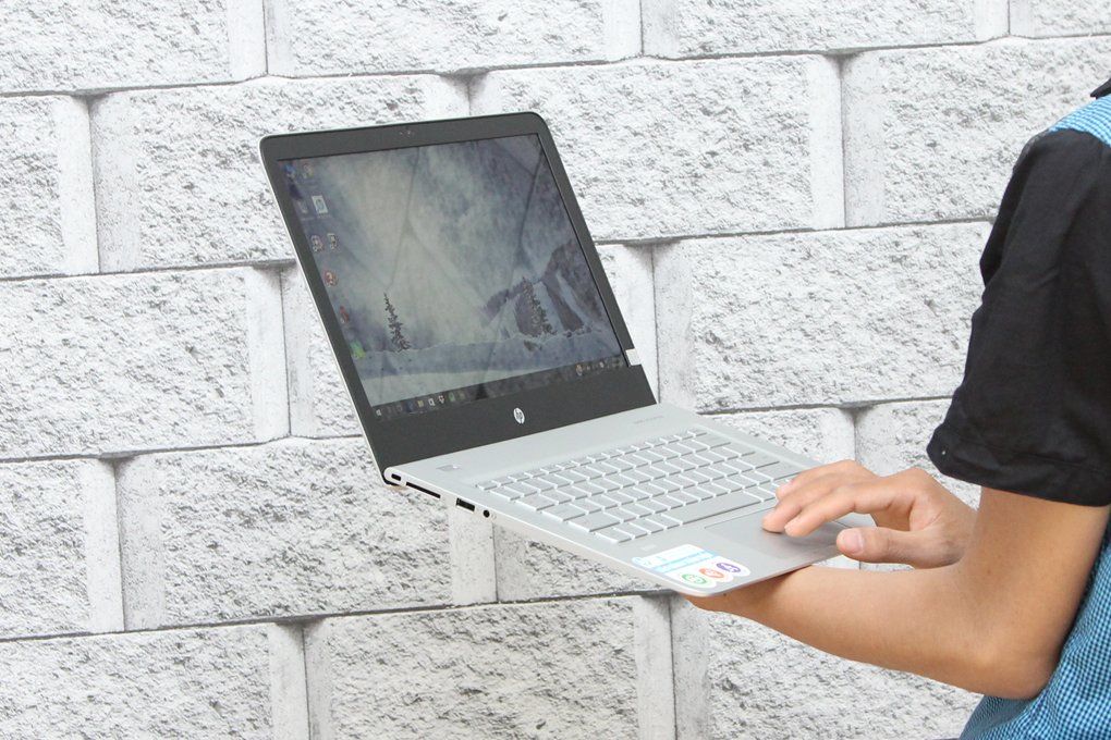 Laptop HP Envy 13 d049TU i5 6200U/4GB/256GB/Win10 Màu Bạc