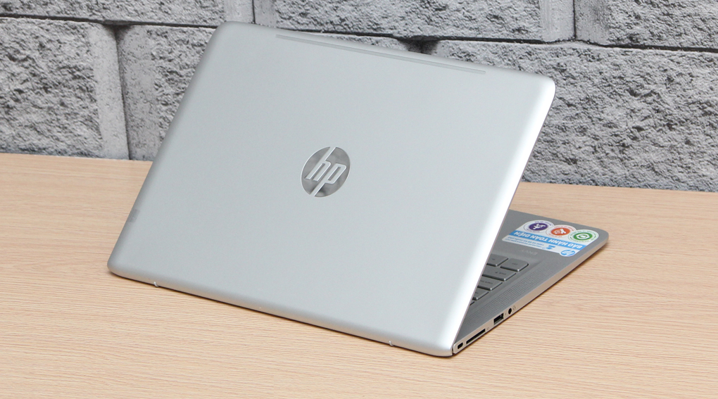 Laptop HP Envy 13 d049TU i5 6200U/4GB/256GB/Win10 Màu Bạc