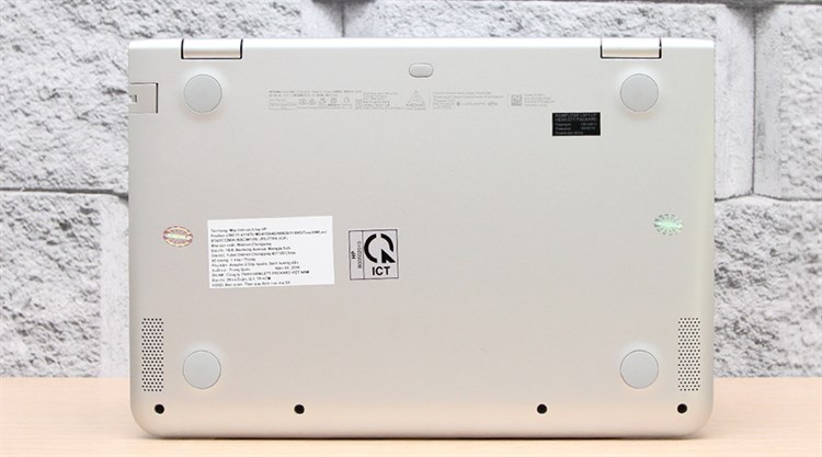 Laptop HP Pavilion x360 k118TU M3 6Y30/4GB/500GB/Win10 Màu Bạc