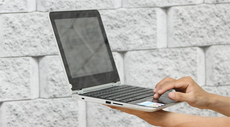 Laptop HP Pavilion x360 k118TU M3 6Y30/4GB/500GB/Win10 Màu Bạc