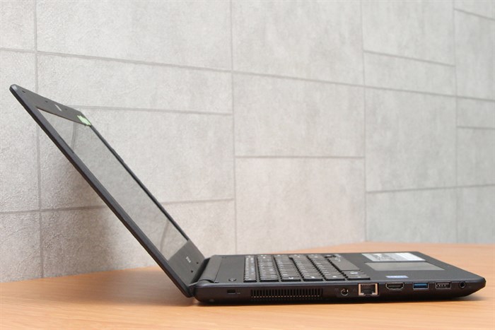 Laptop Acer ES1 431 N3060/4GB/500GB/Win10 Màu Đen