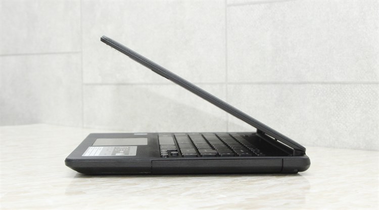 Laptop Acer ES1 431 N3060/4GB/500GB/Win10 Màu Đen