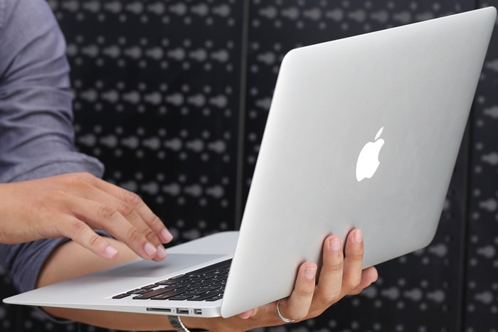 Laptop Apple Macbook Air MMGF2ZP/A i5 1.6GHz/8GB/128GB (2015) Màu Bạc