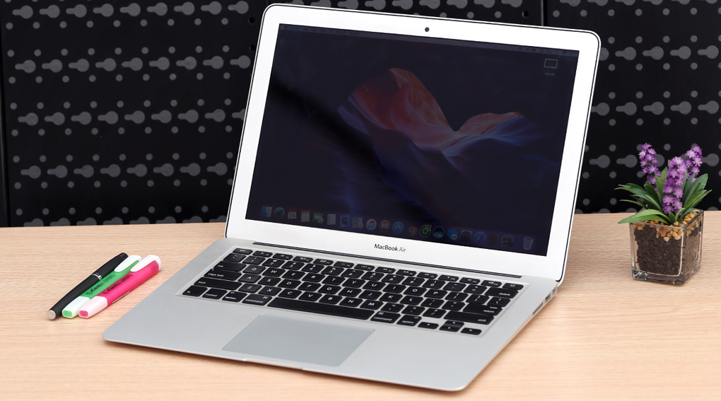 Laptop Apple Macbook Air MMGF2ZP/A i5 1.6GHz/8GB/128GB (2015) Màu Bạc