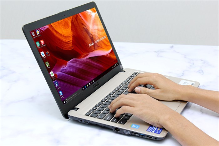 Laptop Asus A540LA i3 5005U/4GB/500GB/Win10 Màu Đen
