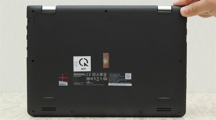 Laptop Lenovo Yoga 300 11IBR N3710/4GB/32GB/Win10/(80M100HHVN) Màu Đen