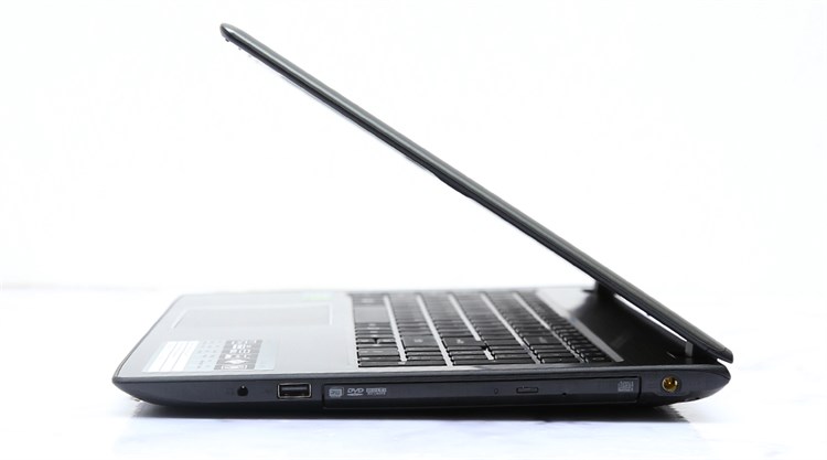 Laptop Acer Aspire E5 575G i3 6100U/4GB/500GB/2GB 940M/Win10/(NX.GDWSV.003) Màu Đen