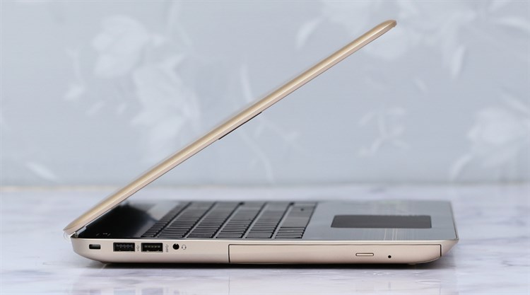 Laptop HP Pavilion 15 AU072TX i7 6500U/4GB/1TB/4GB 940MX/Win10