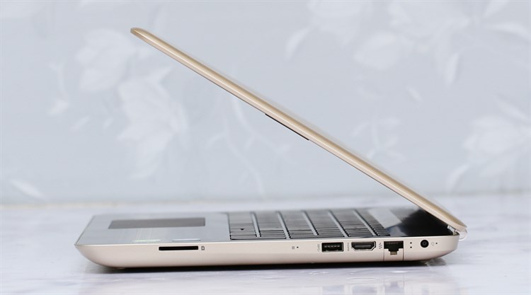 Laptop HP Pavilion 15 AU072TX i7 6500U/4GB/1TB/4GB 940MX/Win10