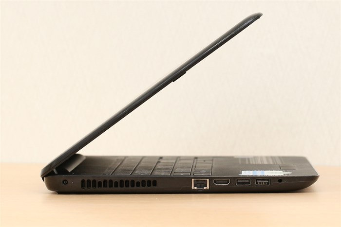 Laptop HP 15 ay038TU i3 5005U/4GB/500GB/Win10 Màu Đen