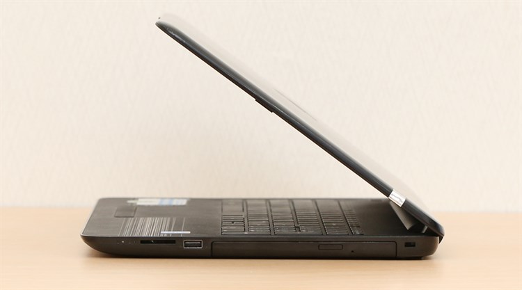 Laptop HP 15 ay038TU i3 5005U/4GB/500GB/Win10 Màu Đen