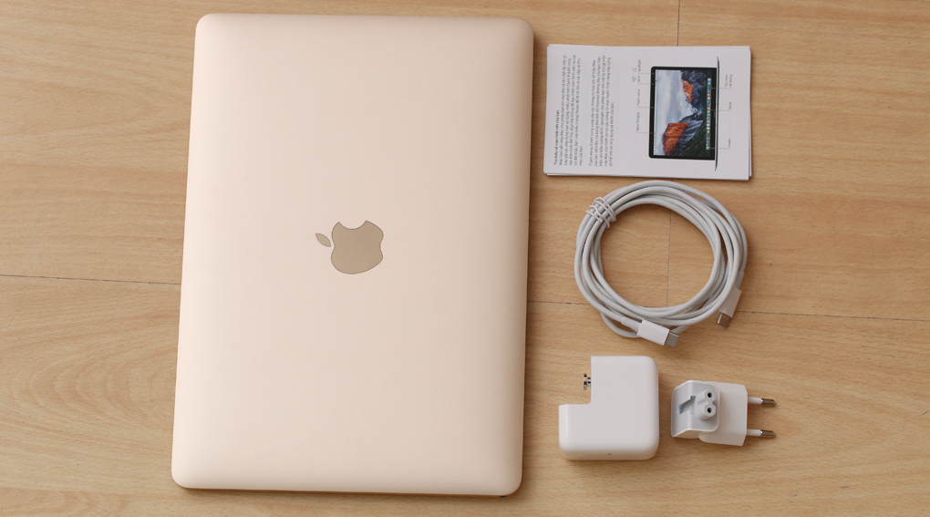 Bộ sản phẩm gồm: Dây nguồn, Sách hướng dẫn, Thùng máy, Adapter sạc