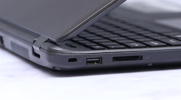 Laptop Acer ES1 531 N3710/4GB/500GB/Win10/KhôngDVD Màu Đen