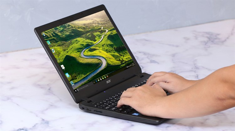 Laptop Acer ES1 531 N3710/4GB/500GB/Win10/KhôngDVD Màu Đen