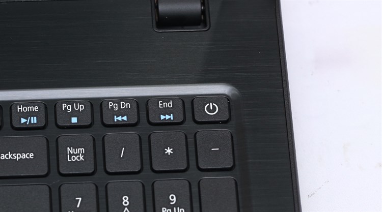 Laptop Acer Aspire E5 575 320A i3 6100U/4GB/500GB/Win10