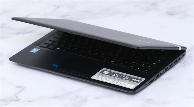 Laptop Acer Aspire Z1402 39KT i3 5005U/4GB/500GB/Win10/KhôngDVD Màu Đen