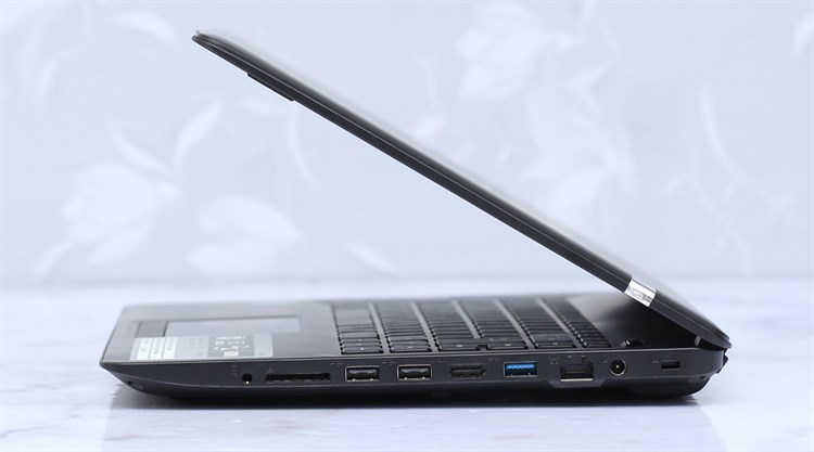Laptop Acer Aspire Z1402 39KT i3 5005U/4GB/500GB/Win10/KhôngDVD Màu Đen