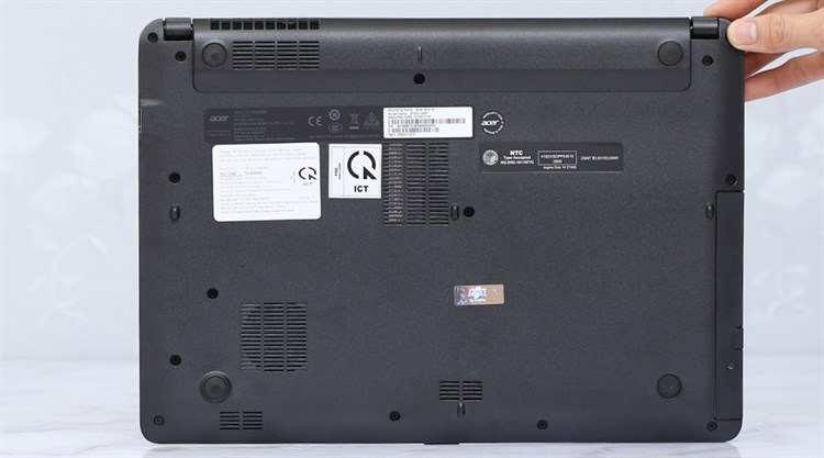Laptop Acer Aspire Z1402 39KT i3 5005U/4GB/500GB/Win10/KhôngDVD Màu Đen