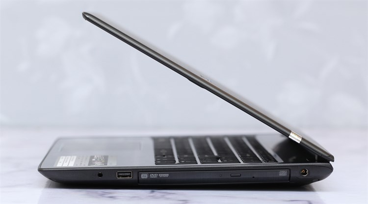 Laptop Acer Aspire E5 575 50HM i5 6200U/4GB/500GB/Win10 Màu Đen