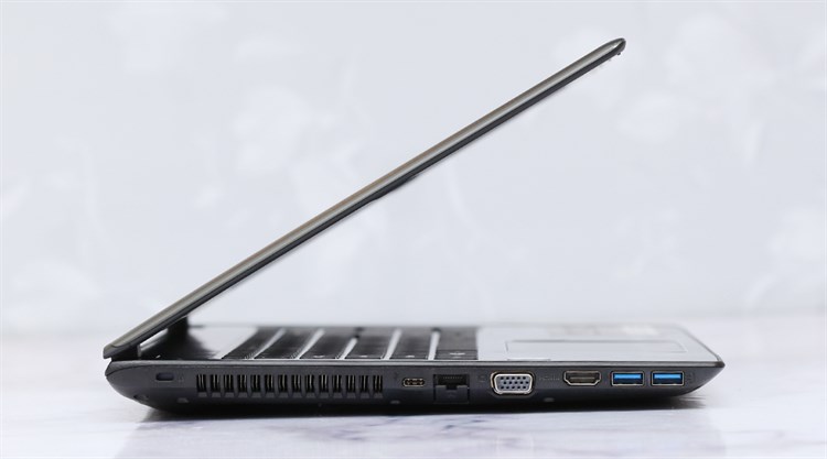 Laptop Acer Aspire E5 575 50HM i5 6200U/4GB/500GB/Win10 Màu Đen