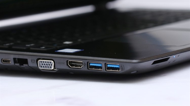 Laptop Acer Aspire E5 575 50HM i5 6200U/4GB/500GB/Win10 Màu Đen