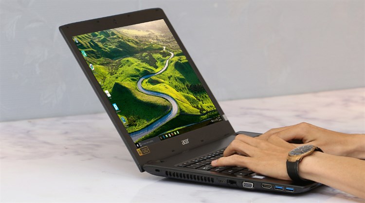 Laptop Acer Aspire E5 575 50HM i5 6200U/4GB/500GB/Win10 Màu Đen