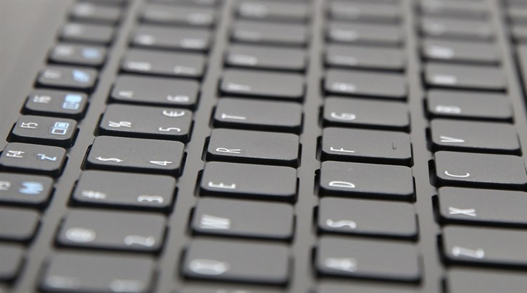 Laptop Acer Aspire E5 575G 515A i5 6200U/4GB/500GB/2GB 940M/Win10 Màu Đen