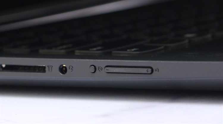 Laptop Lenovo Yoga 500 i5 6200U/4GB/500GB/W10 Màu Đen