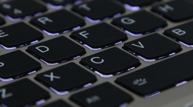 Laptop Lenovo IdeaPad 710S 13ISK i5 6200U/4GB/256GB/Win10 Màu Vàng đồng