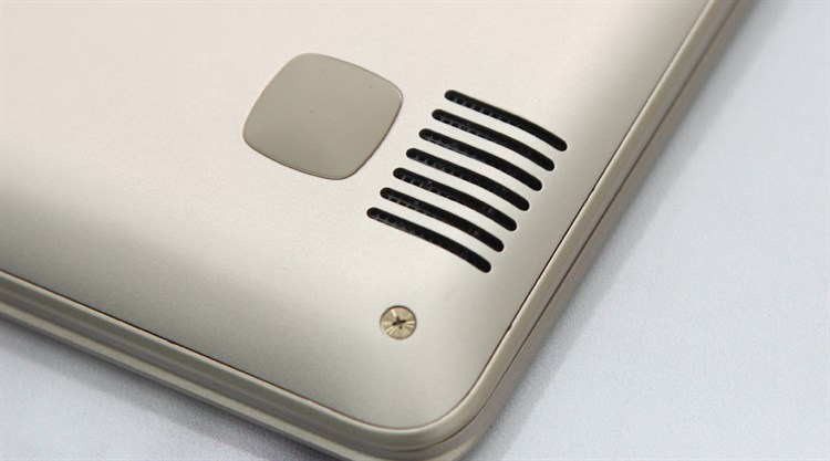 Laptop Lenovo IdeaPad 710S 13ISK i5 6200U/4GB/256GB/Win10 Màu Vàng đồng