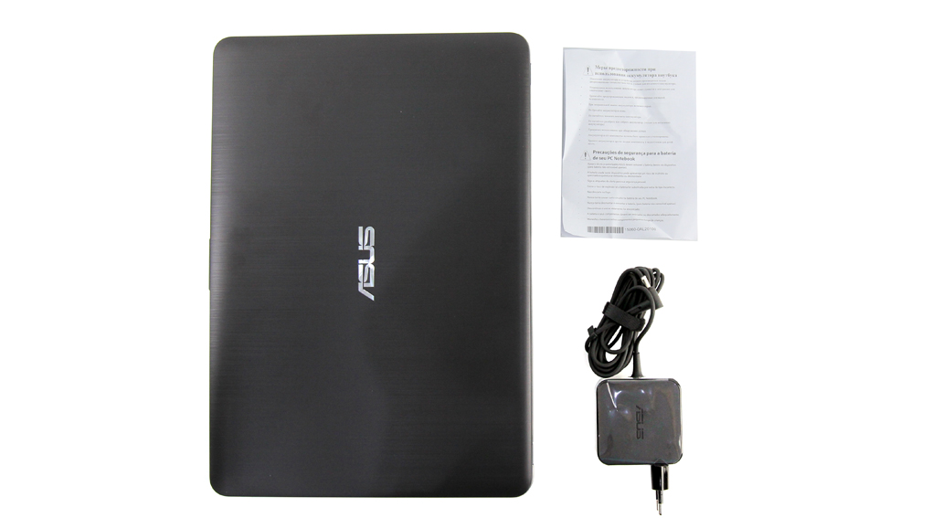 Bộ sản phẩm gồm: Sách hướng dẫn, Thùng máy, Adapter sạc