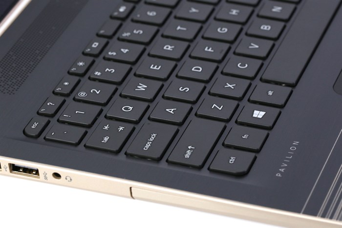 Laptop HP Pavilion 15 au067TX i5 6200U/4GB/500GB/2G 940MX/Win10/(X3C16PA) Màu Vàng đồng