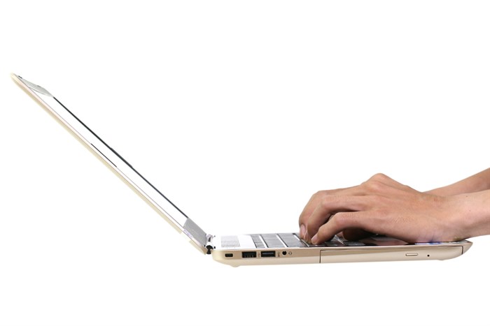 Laptop HP Pavilion 15 au067TX i5 6200U/4GB/500GB/2G 940MX/Win10/(X3C16PA) Màu Vàng đồng