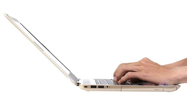 Laptop HP Pavilion 15 au067TX i5 6200U/4GB/500GB/2G 940MX/Win10/(X3C16PA)