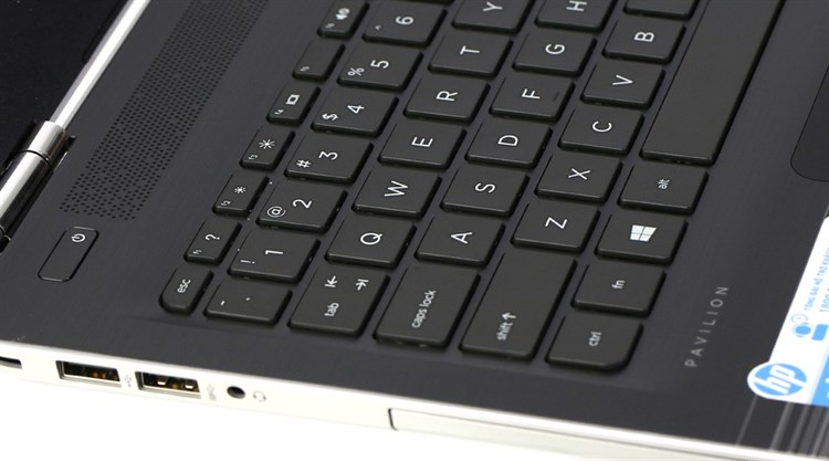 Laptop HP Pavilion 15 au030TU i5 6200U/4GB/500GB/Win10