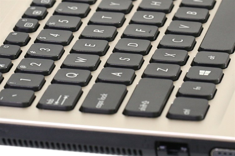 Laptop Asus A541UV i7 6500U/4GB/500GB/2GB 920MX/Win10/(XX228T)