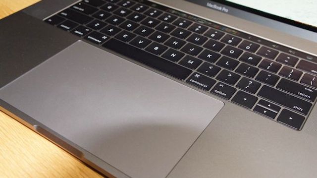 Bàn phím và Trackpad